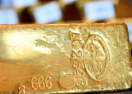 طلای جهانی از مرز ۳۲۰۰ دلار عبور کرد