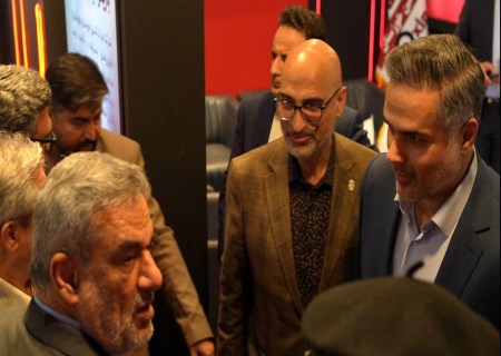 حضور مدیرعامل شرکت ملی نفت ایران در غرفه شرکت فولاد اکسین خوزستان