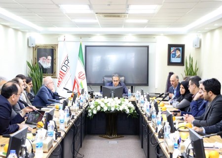 آقاجانلو: شرکت های معدنی و صنایع معدنی ، برای دوران پس از تحریم آماده شوند
