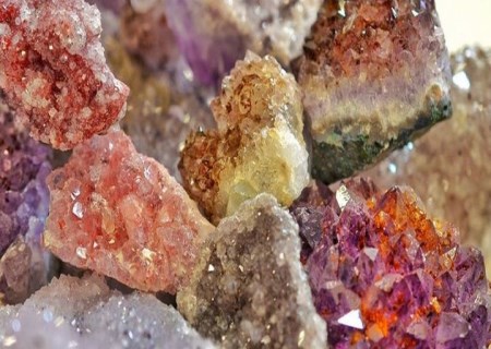 خبر تازه برای اشتغال جوانان آبدانان؛ کارگاه تخصصی گوهرتراشی در راه است